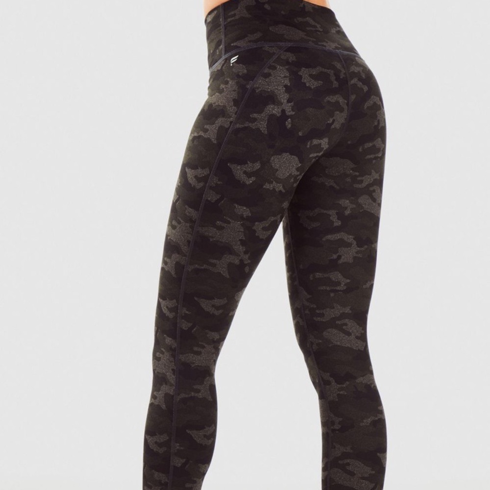 ❌SOLD❌Fabletics camo leggings